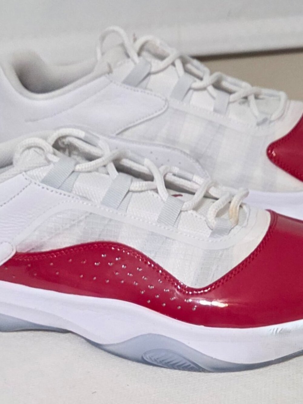 Nike Air Jordan 11 CMFT Low Cherry Mens Size 12 White Basketball Shoes Sneakers - Picture 2 of 8